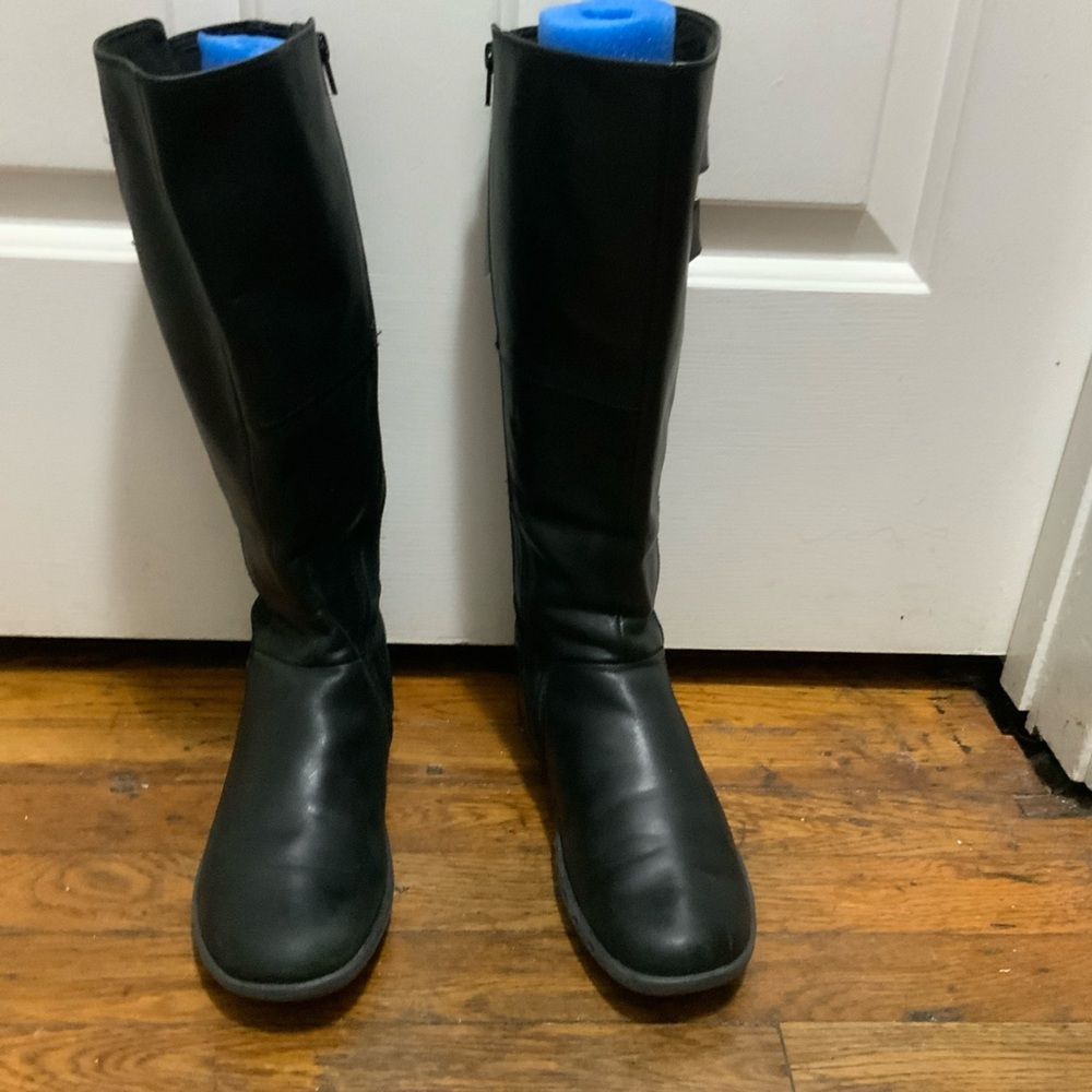 Cobb Hill “Peyton" New Balance knee high leather boots full length zipper 9.5 M